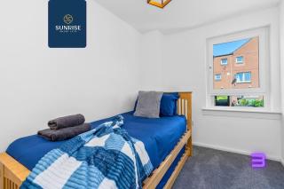 Springhill Townhouse, 3 Bedrooms, 2 Kings, 1 Single, Great Views, Newly Refurbished, Free Parking, Free Wifi, River View, Dock, Eden Views, PRICE MATCH GAURANTEE by Sunrise Short Lets Dundee - Dundee - 7