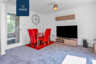 Springhill Townhouse, 3 Bedrooms, 2 Kings, 1 Single, Great Views, Newly Refurbished, Free Parking, Free Wifi, River View, Dock, Eden Views, PRICE MATCH GAURANTEE by Sunrise Short Lets Dundee - Dundee - 5