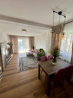 Apartment G7 your homey modern city stay - Brasov - 3
