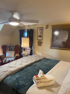 Cozy room near Airport & Highway - 9