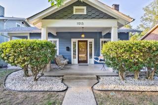 Bright Bungalow in Hip East Nashville Walk to 5 Points - Only 2 miles to Downtown - 5