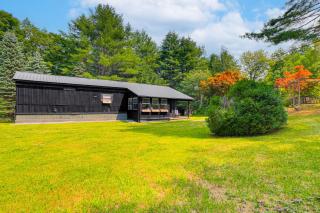 Peaceful Brookside Getaway about 10 Mi to Okemo Slopes! - Chester - 9