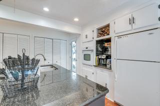 Waterfront Urbanna Home with Private Dock and Pool - Urbanna - 3