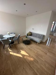 Central & Cozy 3BR Apt - High Chair - Free Parking - Londres - 0