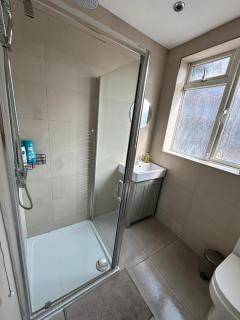 Central & Cozy 3BR Apt - High Chair - Free Parking - Londres - 1