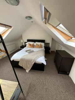 Central & Cozy 3BR Apt - High Chair - Free Parking - Londres - 7