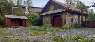 Viking House - - 1