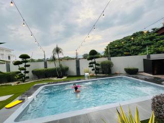 Luxurious Pool Villa , Ipoh with Karaoke, Snooker for 15-20 pax - Ipoh - 7