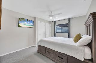 Heated Pool, Sleeps 10, Relaxing Lanai, Near Beaches, Pet Friendly! - 5