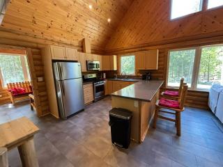 Forest Cabin By National Park & Tobermory - Tobermory - 3