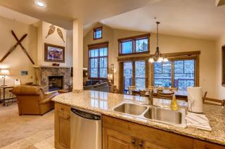 Ski-In Luxury Townhome At Mountain Thunder In Breckenridge - 4