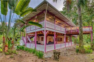 Colibri Caribbean Cottage, hermosa y amplia casa a pasos de una exótica playa con piscinas naturales - Cocles - 0