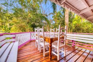 Colibri Caribbean Cottage, hermosa y amplia casa a pasos de una exótica playa con piscinas naturales - Cocles - 1