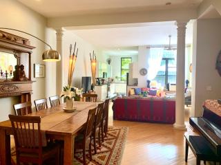 2 bedrooms with one private bathroom in lovely home - 8