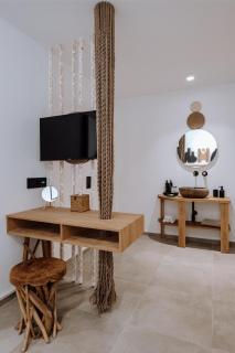 Elegant Kythnos Villa Villa Orangerie 4 Bedrooms Private Terrace With Infinity Pool Captivating Sea Views Bbq Close To Beach , - Agios Dimitrios - 1
