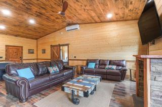 Hot Tub and Mtn Views Pet-Friendly Englewood Cabin - Tellico Plains - 6