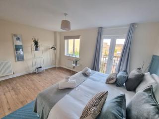 Stylish Spacious 4 Bed Townhouse near station with Parking & High Speed WiFi - Rugby - 8