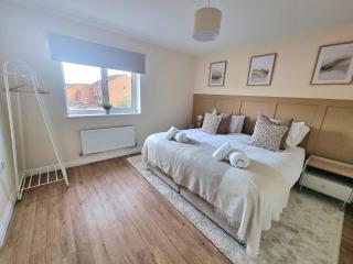 Stylish Spacious 4 Bed Townhouse near station with Parking & High Speed WiFi - Rugby - 4