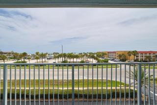 Mariners Cove 404 - Ocean View Studio Steps From The Beach! - New Smyrna Beach - 4