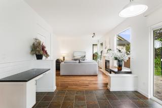 Spacious 6br Home in Fleetwood, with Free Parking - Guildford - 1