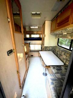 Camper for 2 less than half a mile from Mt Rainier - Ashford - 1