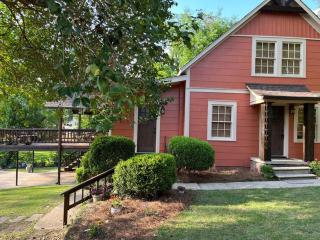 Jenny's Cottage WPool 3 Blocks from Downtown - Laurel - 4