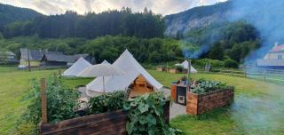 Wild Glamping in the Vienna Alps - - 0