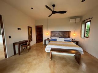 Casa Jubilee king suite main floor - 8