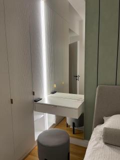 Emerald Gem Amidst Diamonds with Free Private Parking in Skopje City Center - Skopje - 6