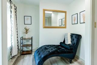 The Furry Main Lodge - Waynesville - 9