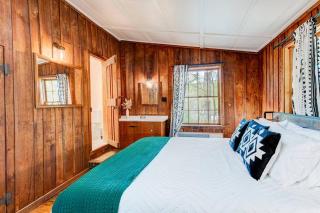 The Furry Main Lodge - Waynesville - 8