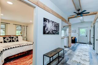 The Furry Main Lodge - Waynesville - 2