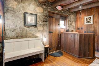 The Furry Main Lodge - Waynesville - 1