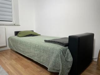 2 Rooms Apartment in Stuttgart Obertürkheim - 2