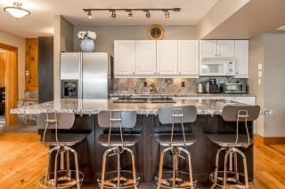 Muskoka Lakeshore Cottage Bliss - Gravenhurst - 4
