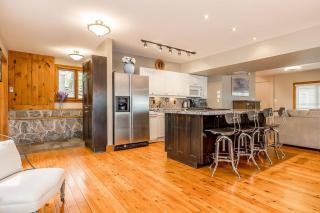 Muskoka Lakeshore Cottage Bliss - Gravenhurst - 2