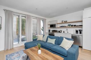 Hidden Gem - 3 BR Steps to Little Italy and UofT - 9