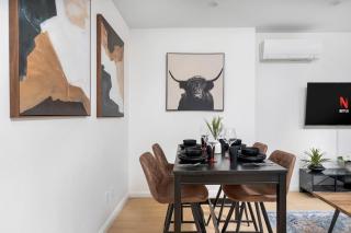 Hidden Gem - 3 BR Steps to Little Italy and UofT - 8