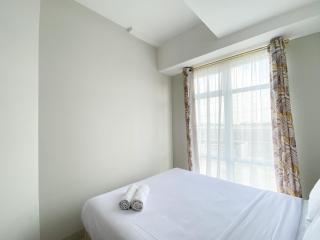 Cozy Stay 1BR at Vasanta Innopark Apartment By Travelio - Cikarang - 9