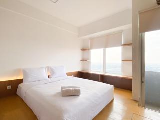 Spacious Japanese Style Studio Apartment at Vasanta Innopark By Travelio - Cikarang - 9