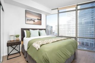 Large 2BR on Bay Street 4 Beds with Balcony - 9