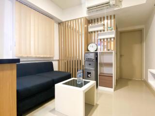Comfortable 2BR at 25th Floor Meikarta Apartment By Travelio - Cikarang - 5
