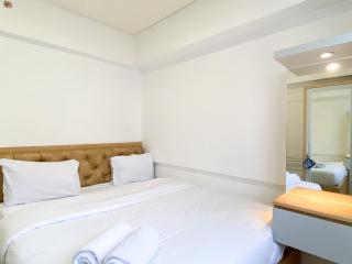 Comfortable 2BR at 25th Floor Meikarta Apartment By Travelio - Cikarang - 0
