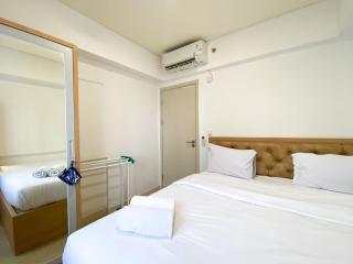 Comfortable 2BR at 25th Floor Meikarta Apartment By Travelio - Cikarang - 8