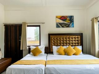 Hotel Vrinda Sarovar - Mathura - 1