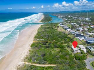 Classic Beach House on Surfside - Pet Friendly - Pottsville - 8