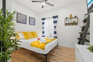 Modern Beach Condo with Parking! Steps to Boardwalk! - San Diego - 9