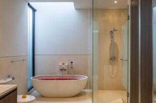 NEWLY BUILT LuxuryChic 3bd Modern Villa in Umalas - Kerobokan - 5