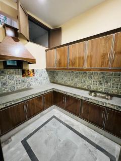 Chandi Hotel and Apartments - 1