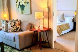 Charming one bedroom Garden apartment - Stanford - 0